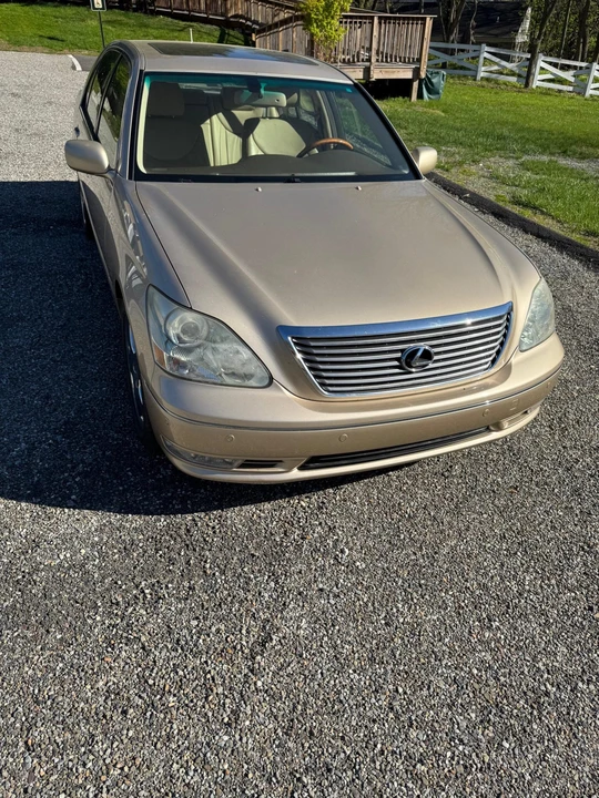 2005 Lexus LS 3rd Gen - Image 20 of 31