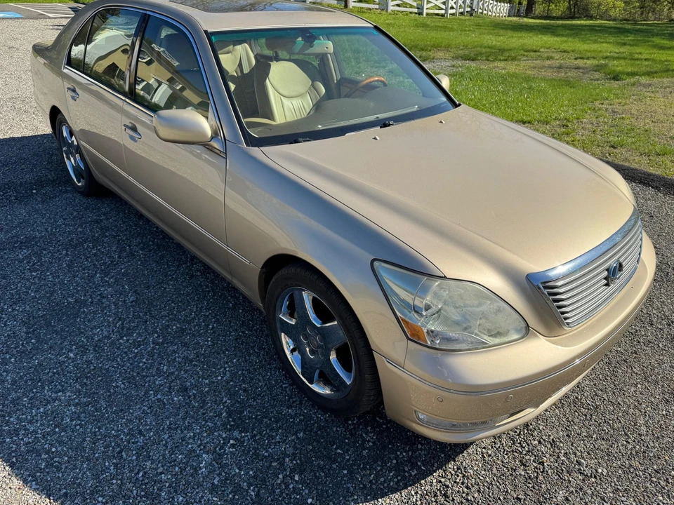 2005 Lexus LS 3rd Gen - Image 8 of 31