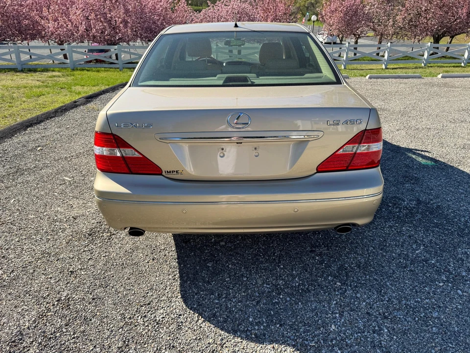 2005 Lexus LS 3rd Gen - Image 12 of 31