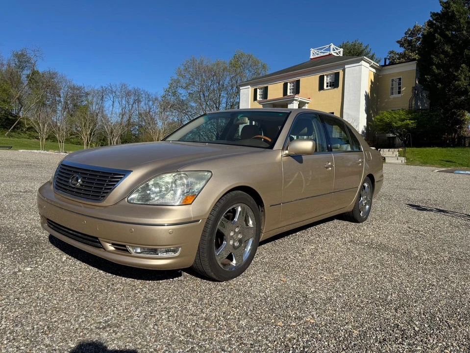 2005 Lexus LS 3rd Gen - Image 4 of 31