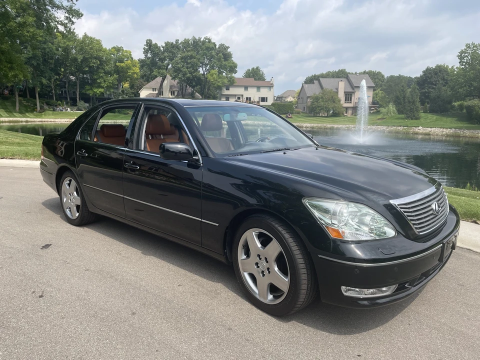 2005 Lexus LS 3rd Gen - Image 3 of 31