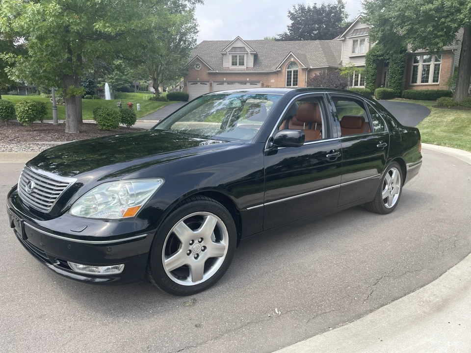 2005 Lexus LS 3rd Gen - Image 22 of 31
