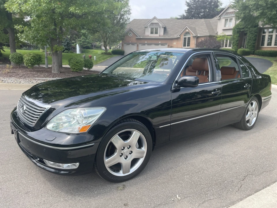 2005 Lexus LS 3rd Gen - Image 21 of 31