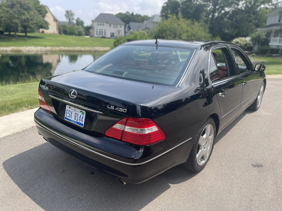 2005 Lexus LS 3rd Gen - Image 11 of 31