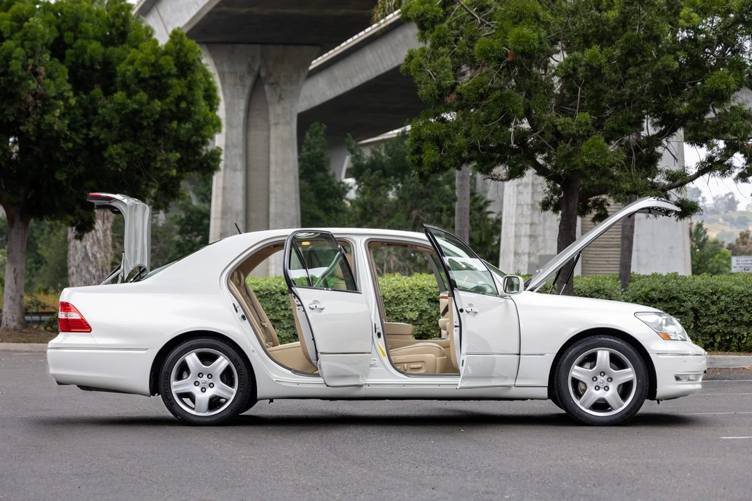 2005 Lexus LS 3rd Gen - Image 31 of 31