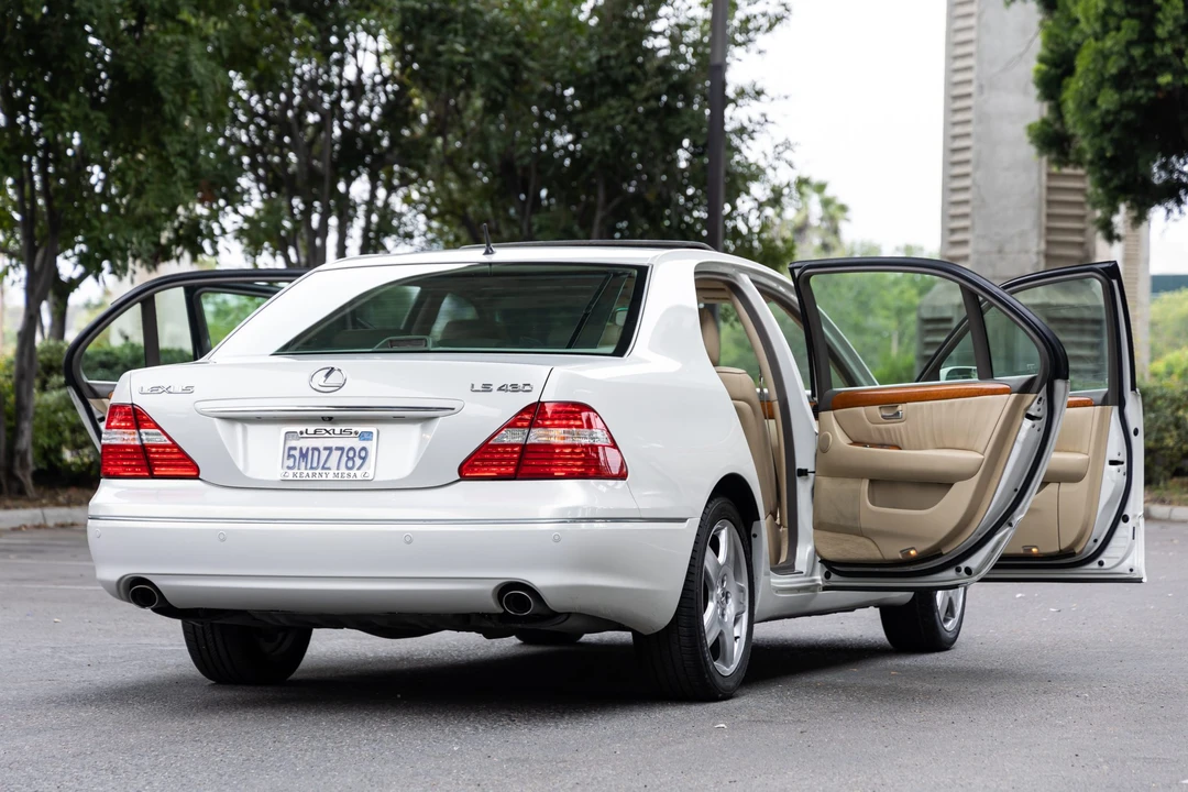 2005 Lexus LS 3rd Gen - Image 30 of 31