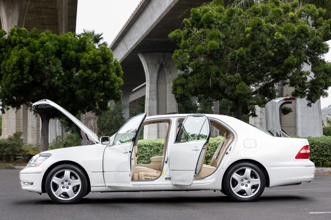 2005 Lexus LS 3rd Gen - Image 26 of 31