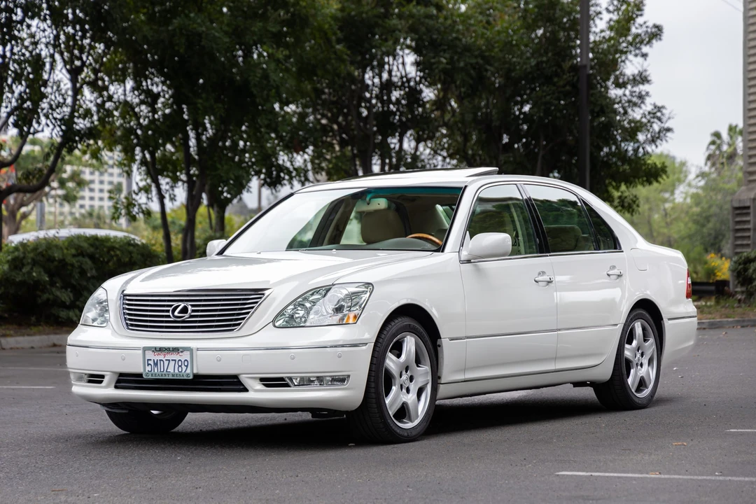 2005 Lexus LS 3rd Gen - Image 2 of 31