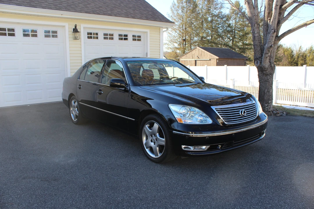 2005 Lexus LS 3rd Gen - Image 11 of 31