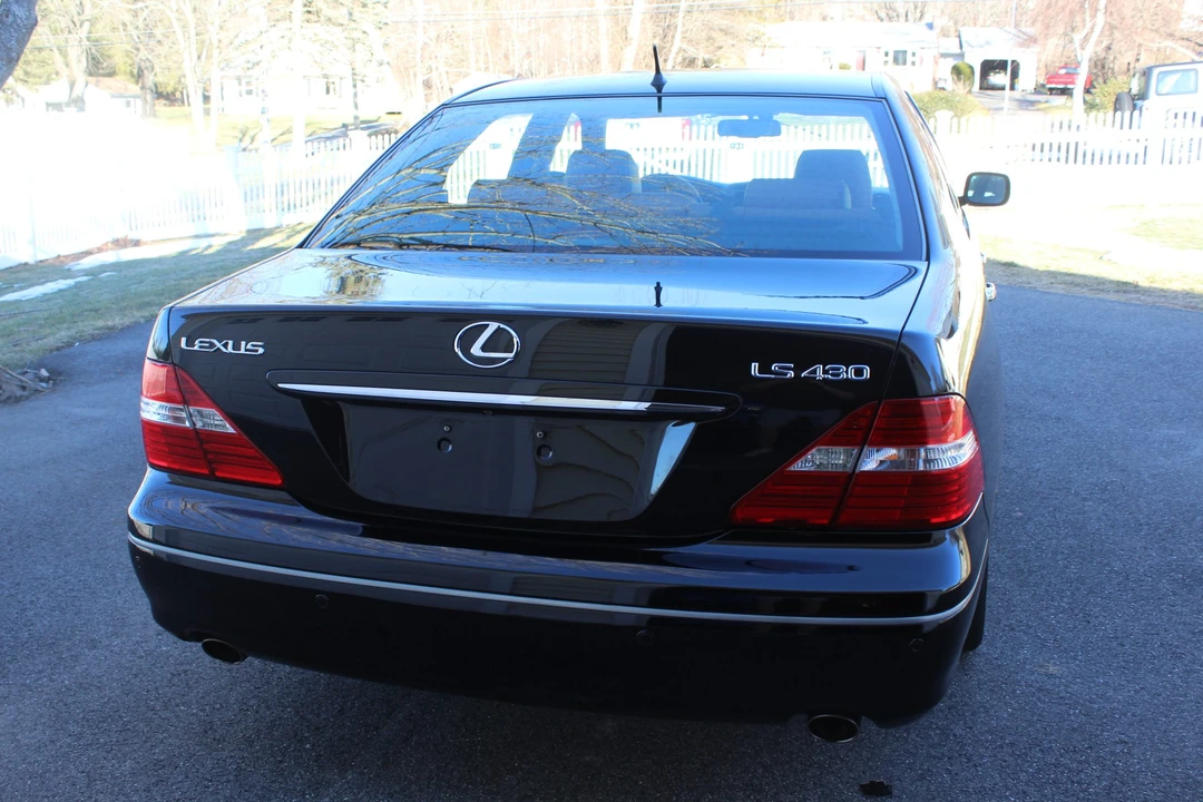 2005 Lexus LS 3rd Gen - Image 8 of 31