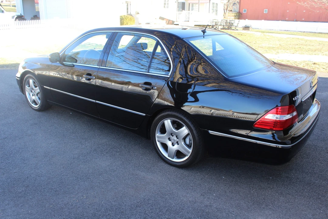 2005 Lexus LS 3rd Gen - Image 7 of 31
