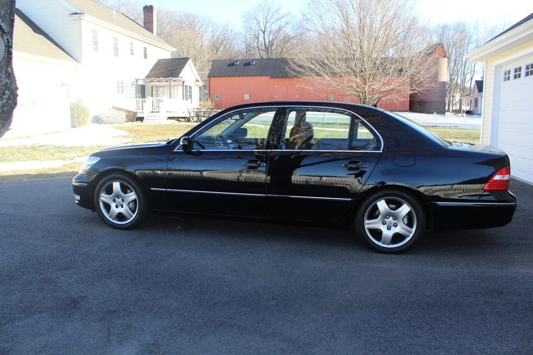 2005 Lexus LS 3rd Gen - Image 6 of 31