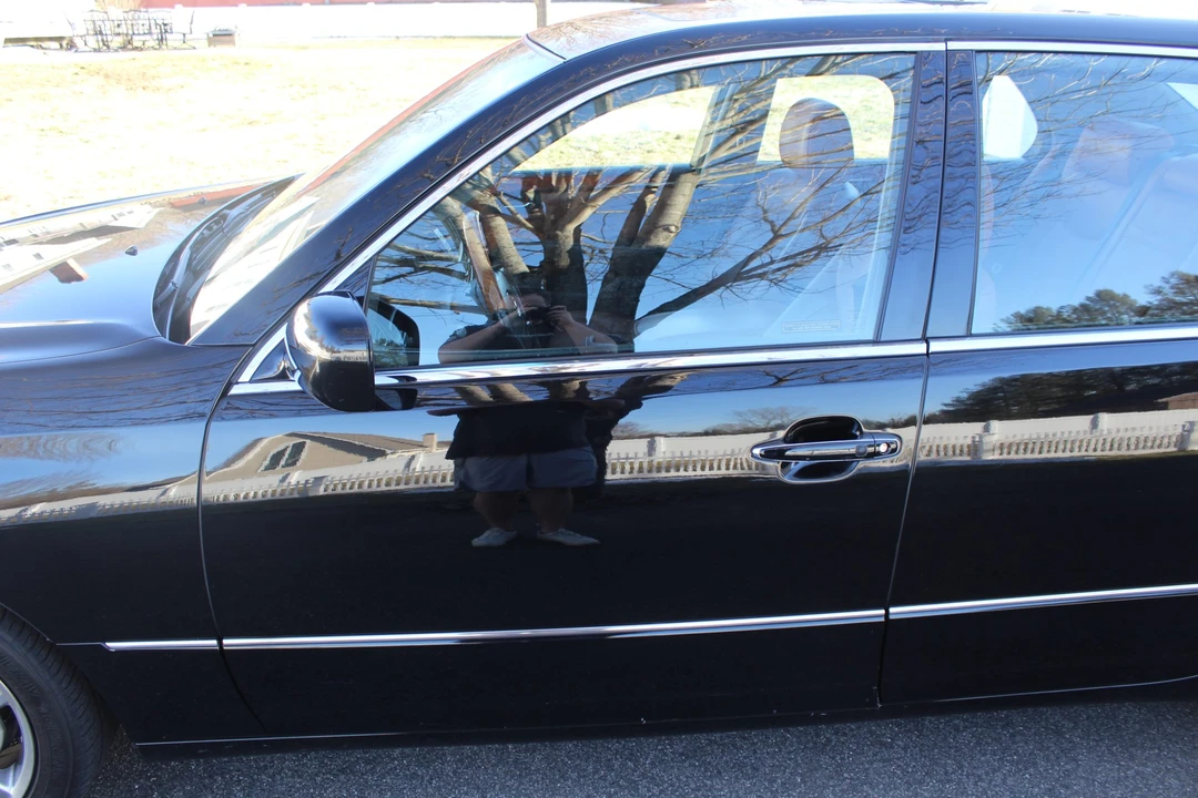 2005 Lexus LS 3rd Gen - Image 14 of 31