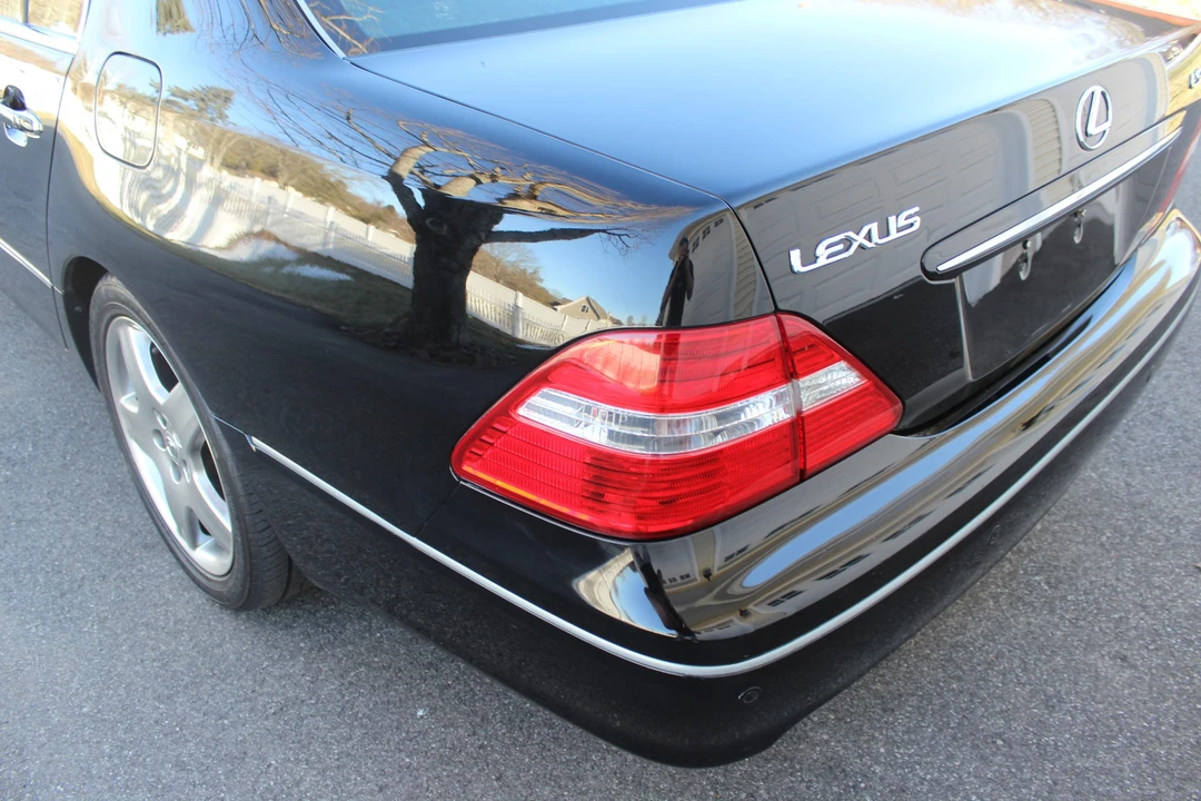 2005 Lexus LS 3rd Gen - Image 28 of 31