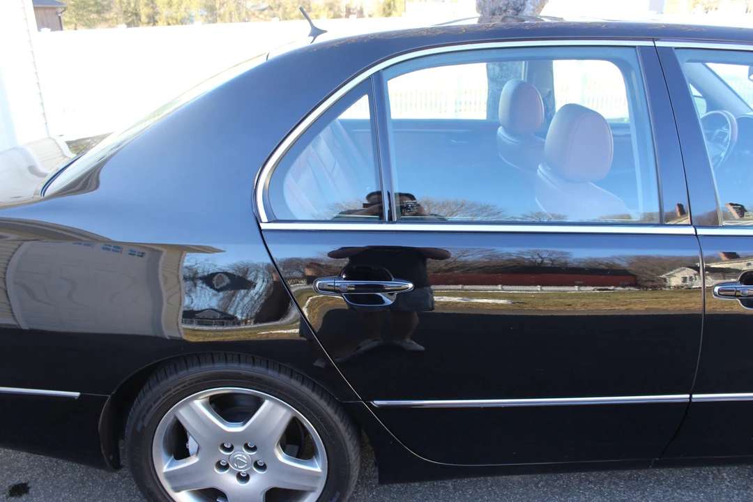 2005 Lexus LS 3rd Gen - Image 20 of 31