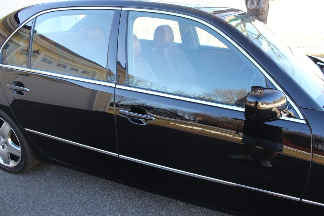 2005 Lexus LS 3rd Gen - Image 21 of 31