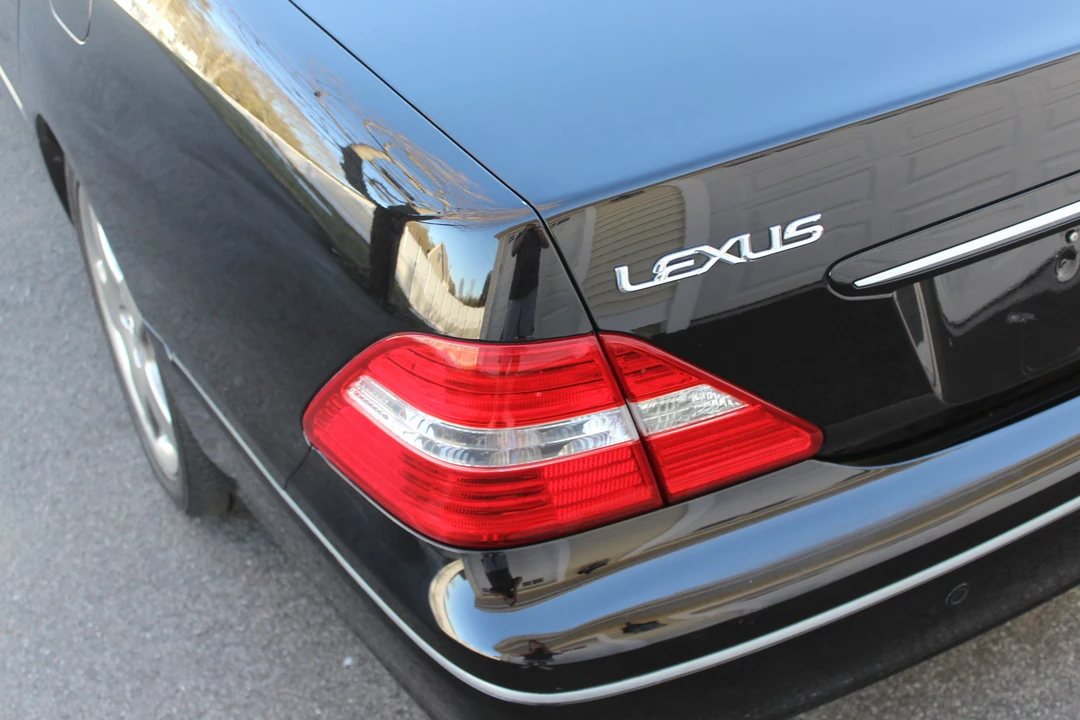 2005 Lexus LS 3rd Gen - Image 29 of 31