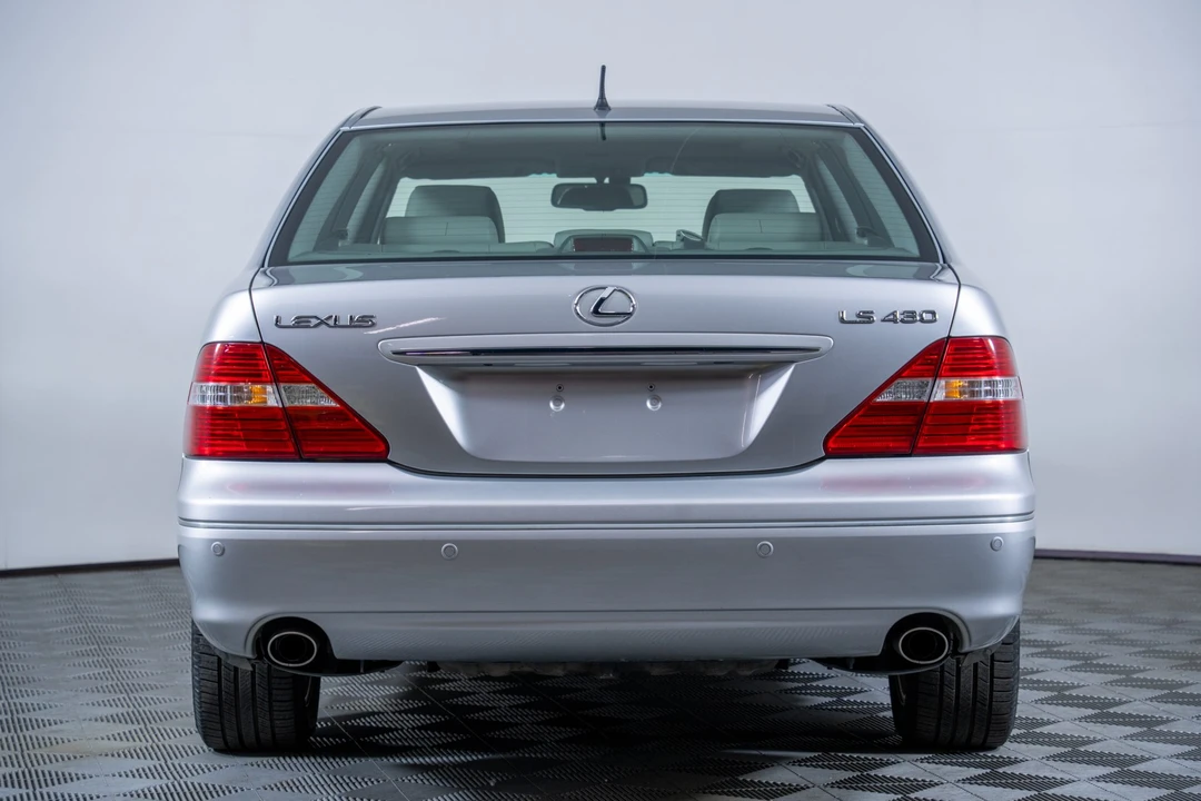 2005 Lexus LS 3rd Gen - Image 11 of 31