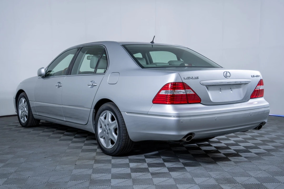 2005 Lexus LS 3rd Gen - Image 9 of 31