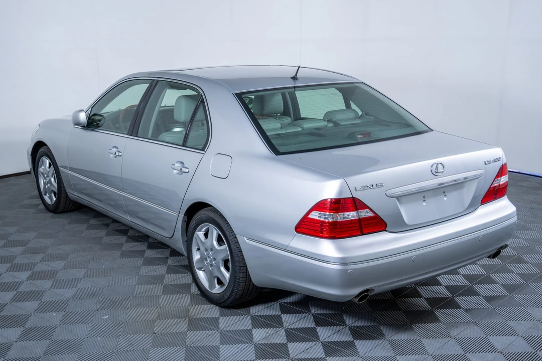 2005 Lexus LS 3rd Gen - Image 8 of 31