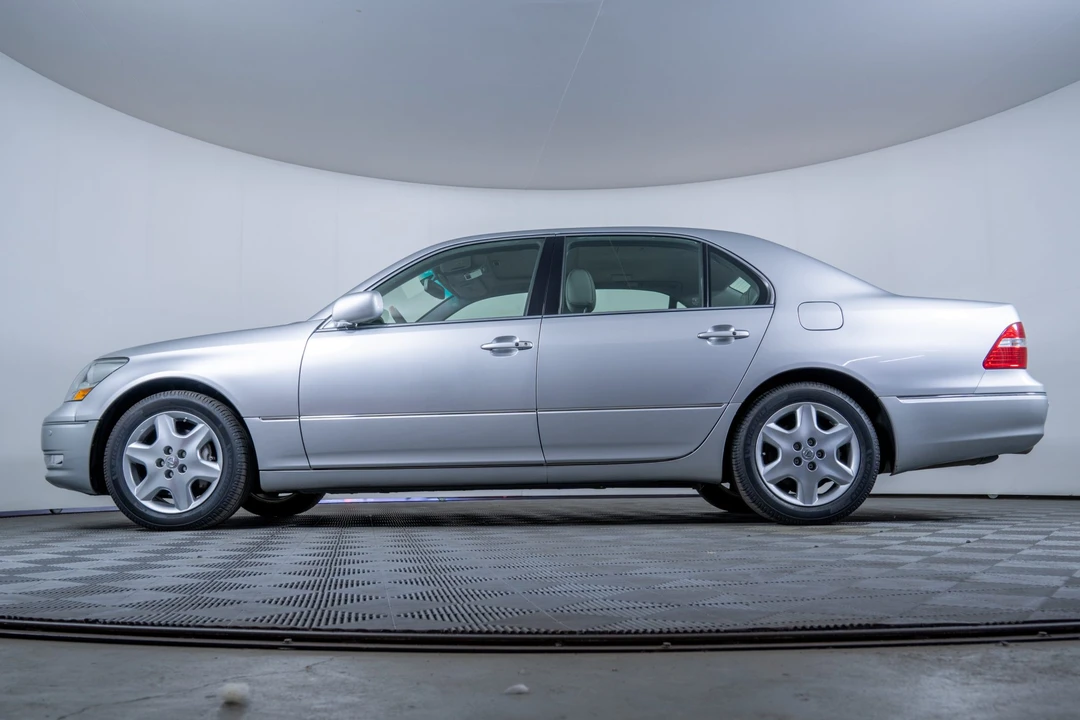 2005 Lexus LS 3rd Gen - Image 7 of 31