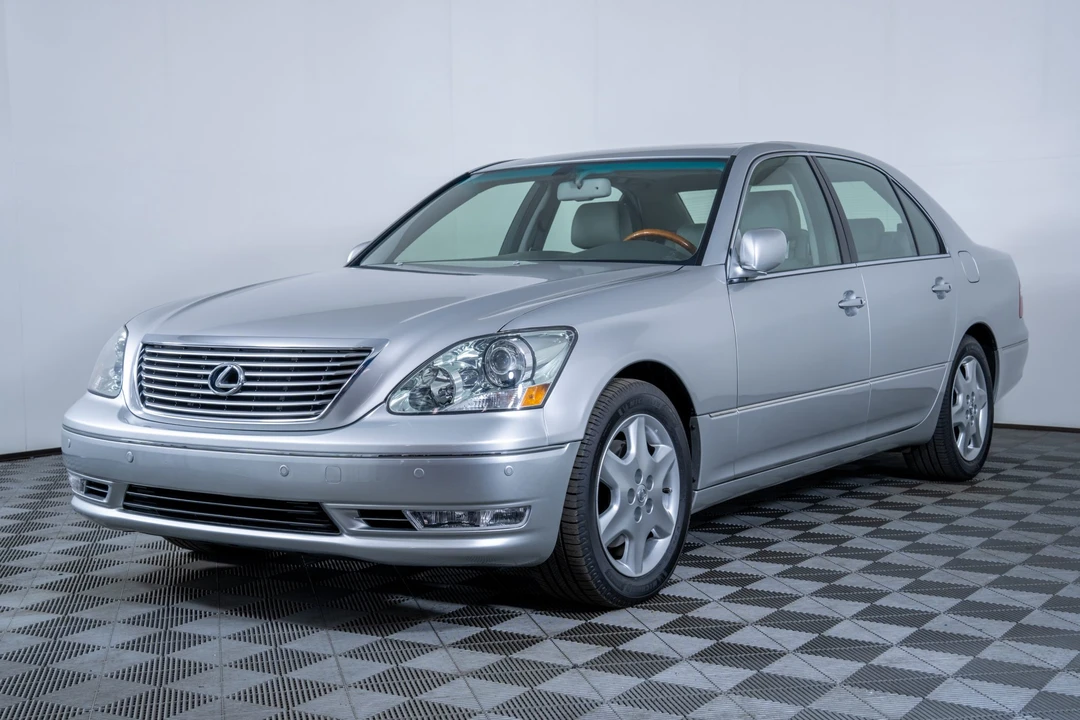 2005 Lexus LS 3rd Gen - Image 3 of 31