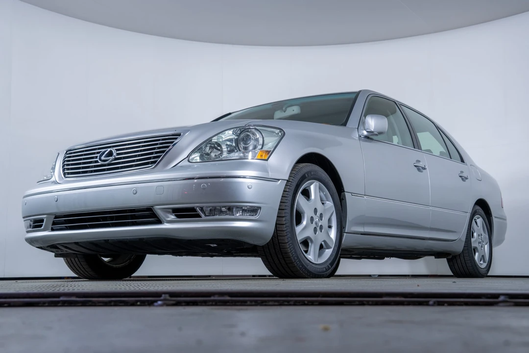2005 Lexus LS 3rd Gen - Image 20 of 31