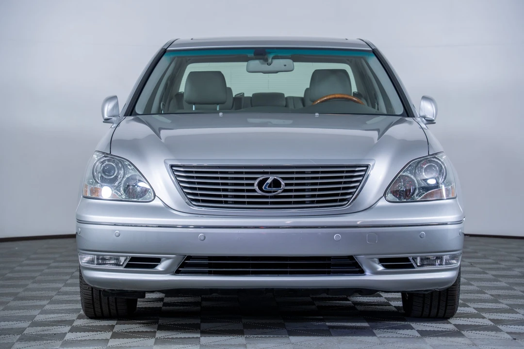 2005 Lexus LS 3rd Gen - Image 2 of 31