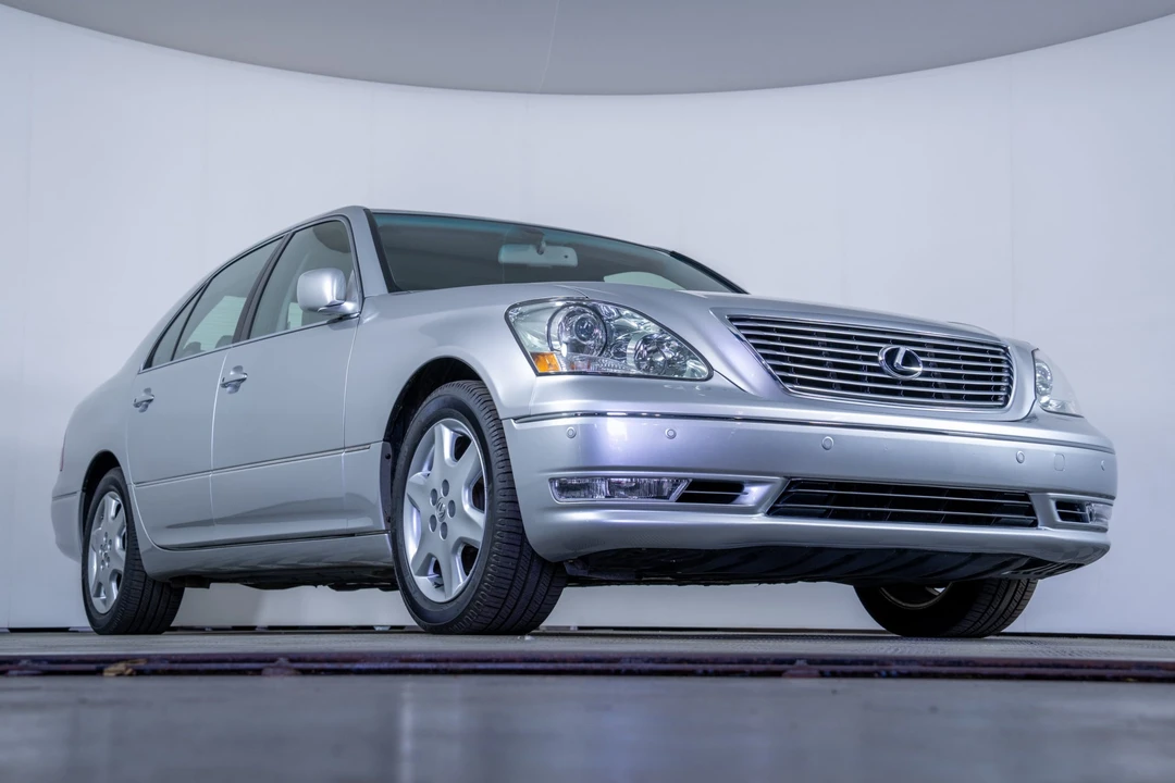 2005 Lexus LS 3rd Gen - Image 24 of 31