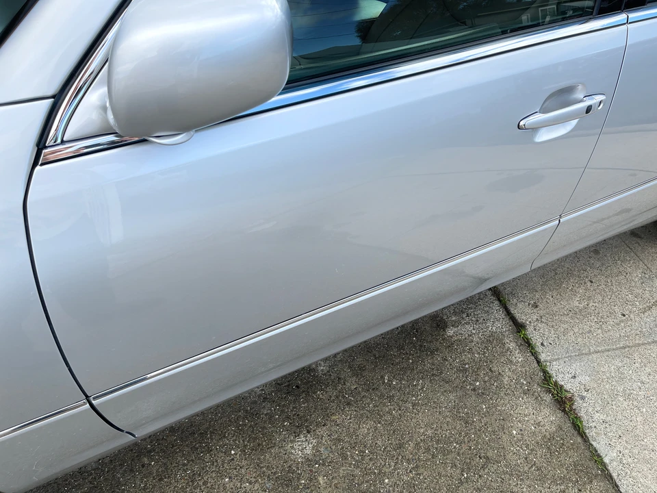 2005 Lexus LS 3rd Gen - Image 14 of 31