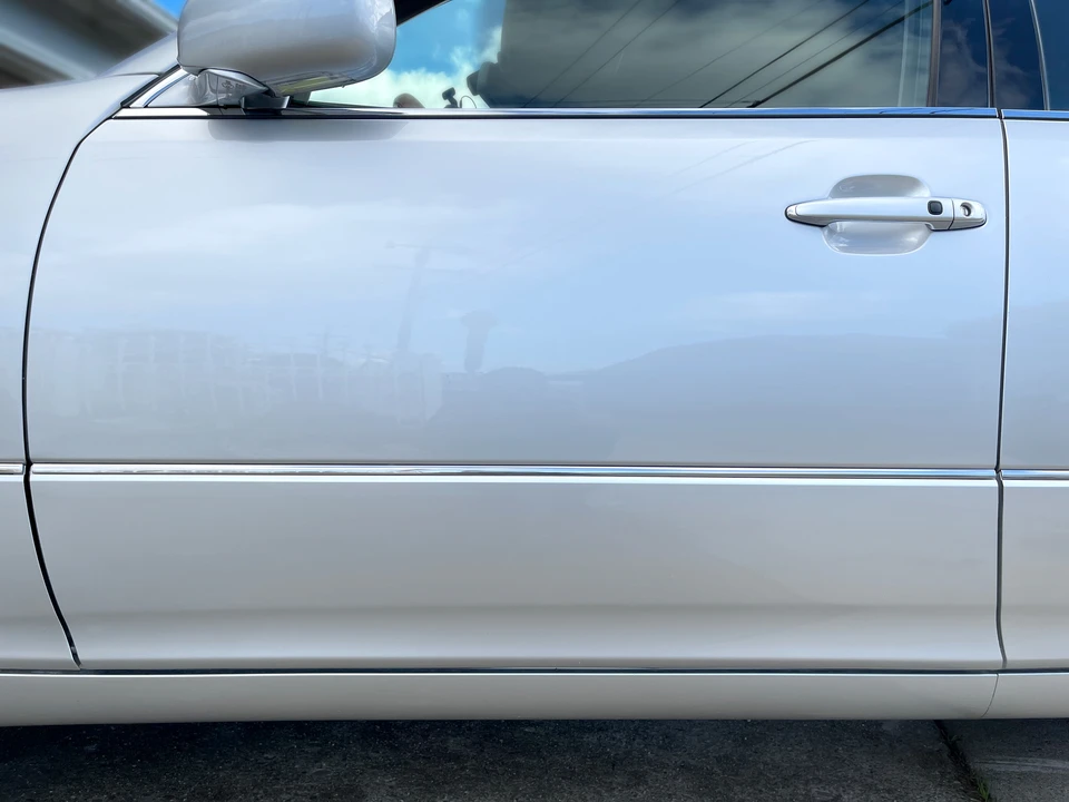 2005 Lexus LS 3rd Gen - Image 16 of 31