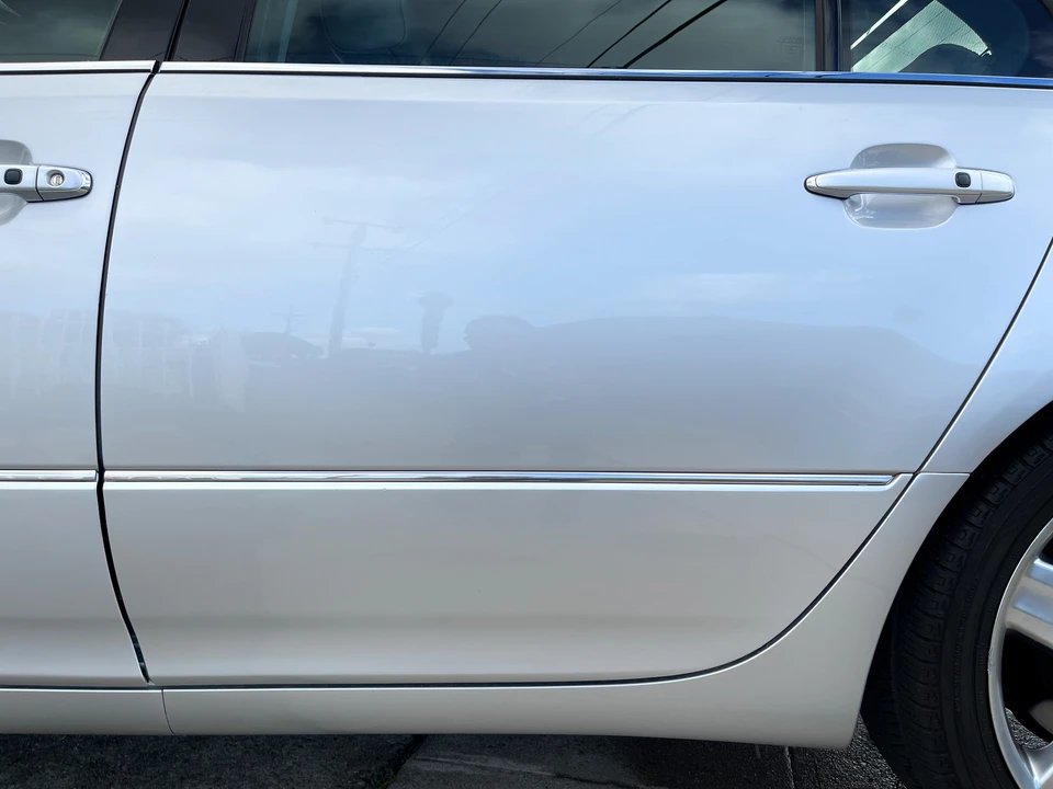 2005 Lexus LS 3rd Gen - Image 17 of 31