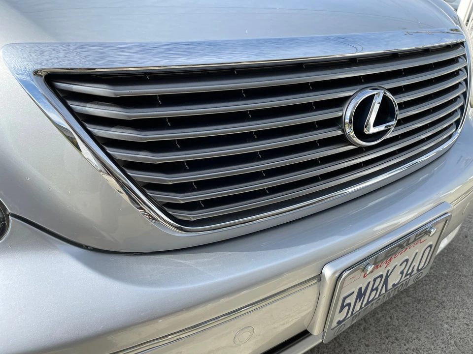 2005 Lexus LS 3rd Gen - Image 29 of 31