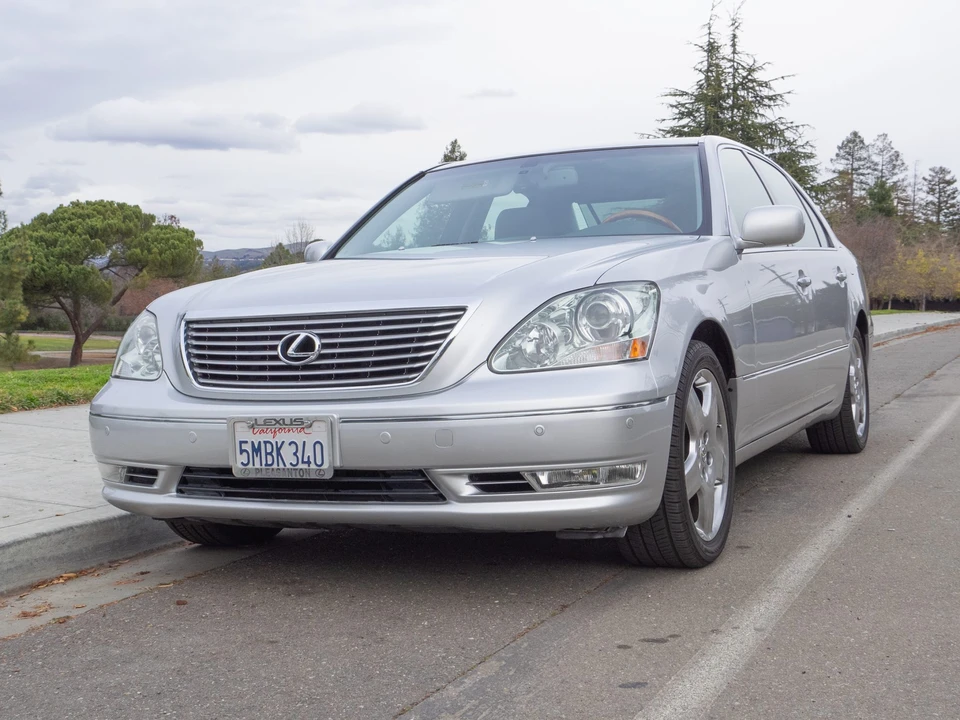 2005 Lexus LS 3rd Gen - Image 3 of 31