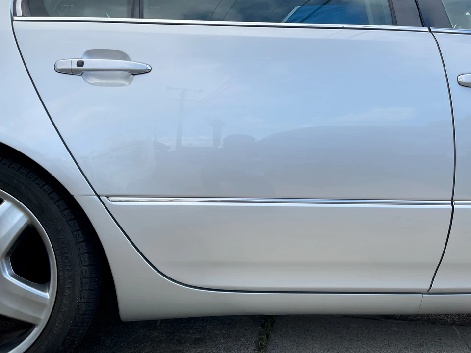 2005 Lexus LS 3rd Gen - Image 22 of 31