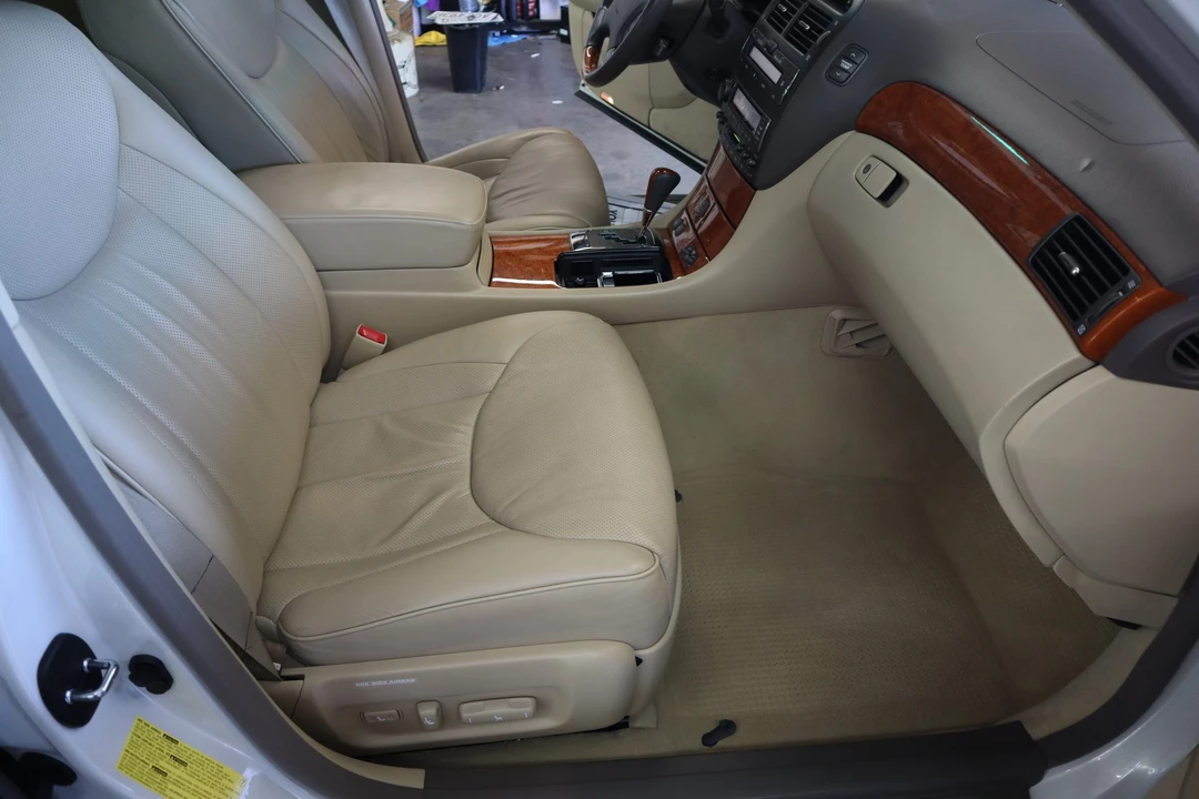 2005 Lexus LS 3rd Gen - Image 20 of 31