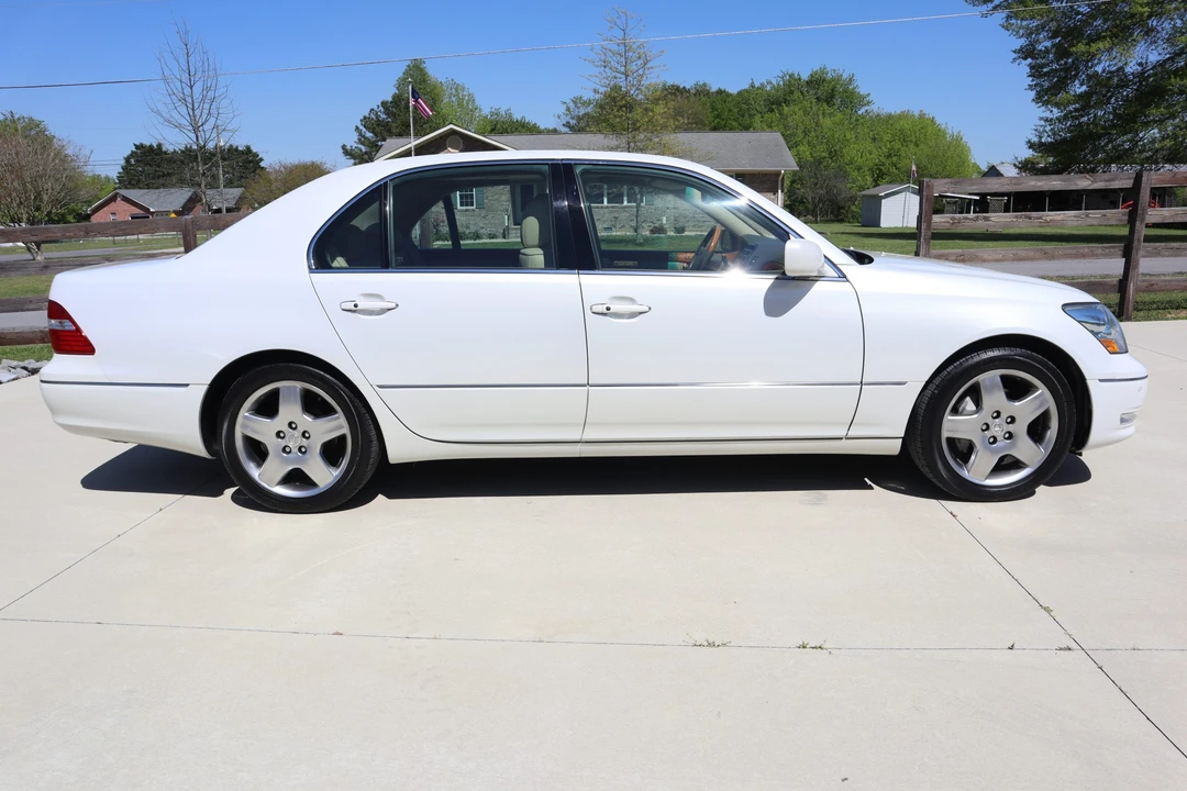2005 Lexus LS 3rd Gen - Image 6 of 31