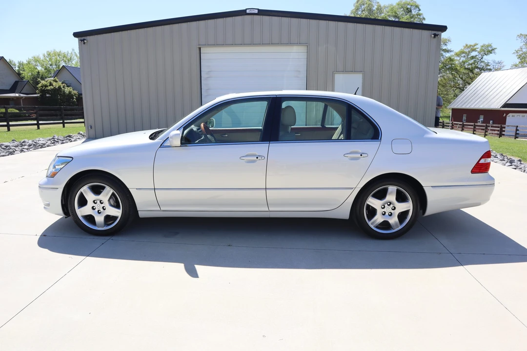 2005 Lexus LS 3rd Gen - Image 2 of 31