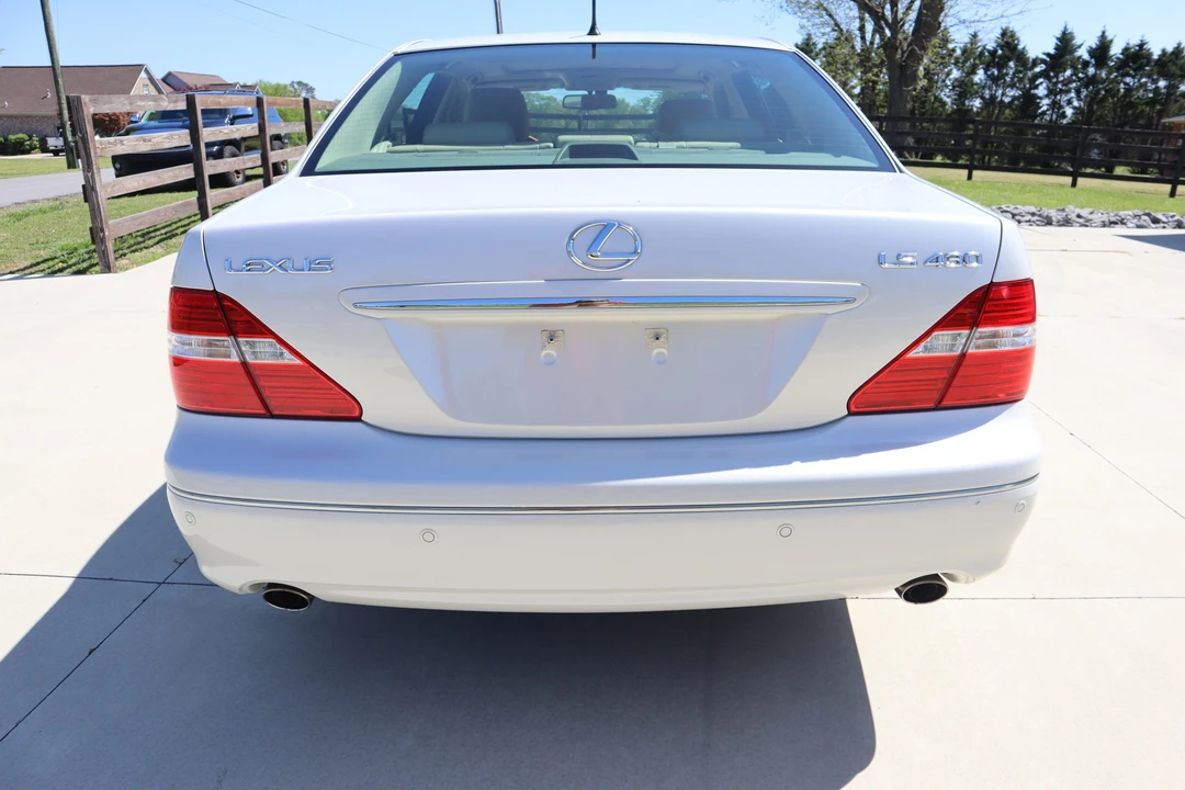 2005 Lexus LS 3rd Gen - Image 4 of 31