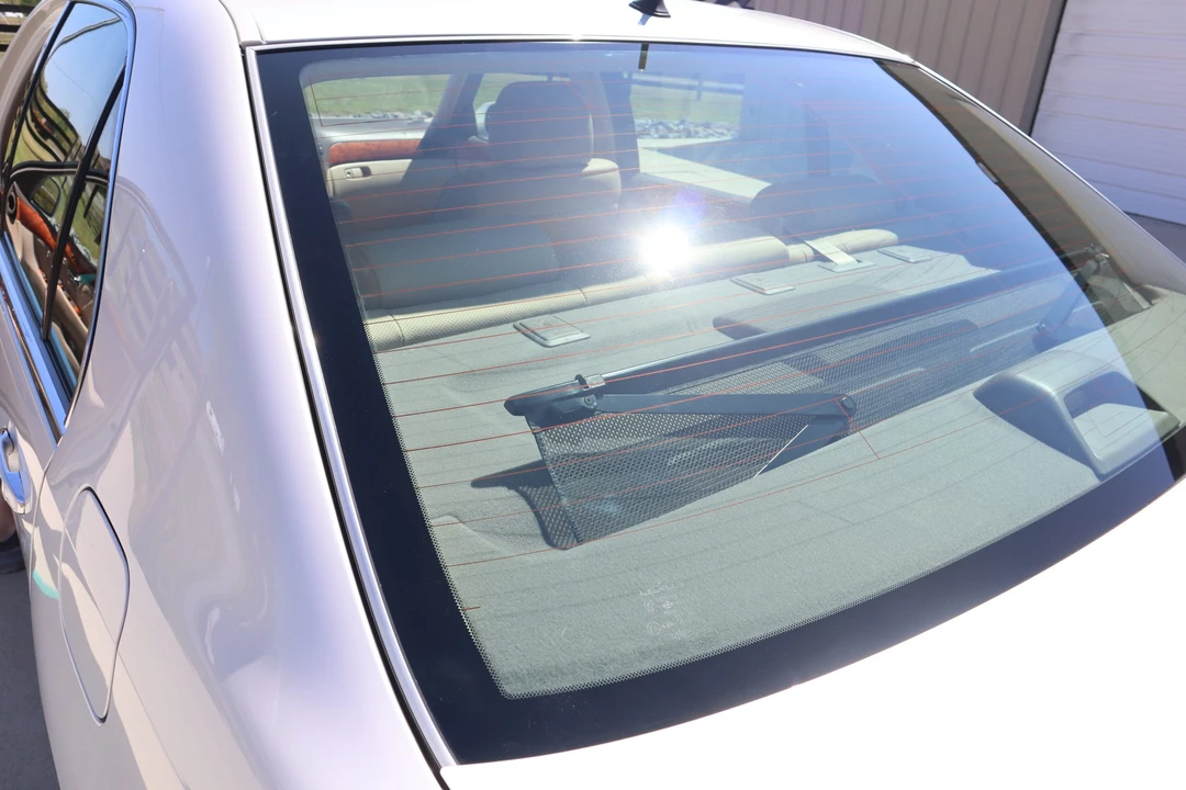 2005 Lexus LS 3rd Gen - Image 11 of 31