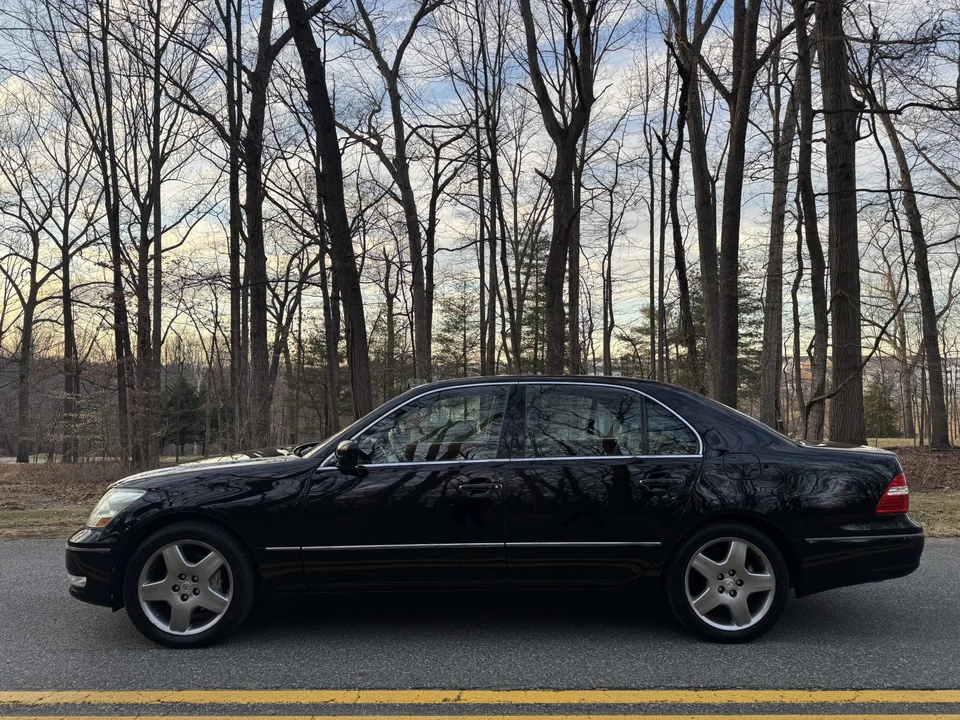 2005 Lexus LS 3rd Gen - Image 31 of 31
