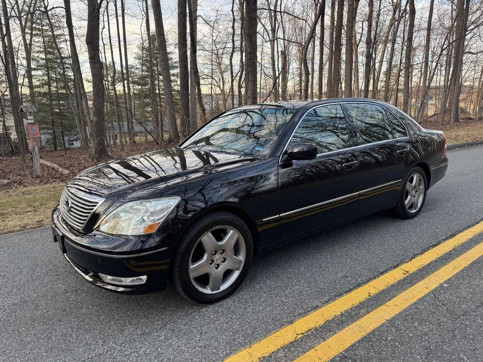 2005 Lexus LS 3rd Gen - Image 18 of 31