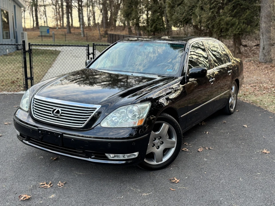 2005 Lexus LS 3rd Gen - Image 5 of 31