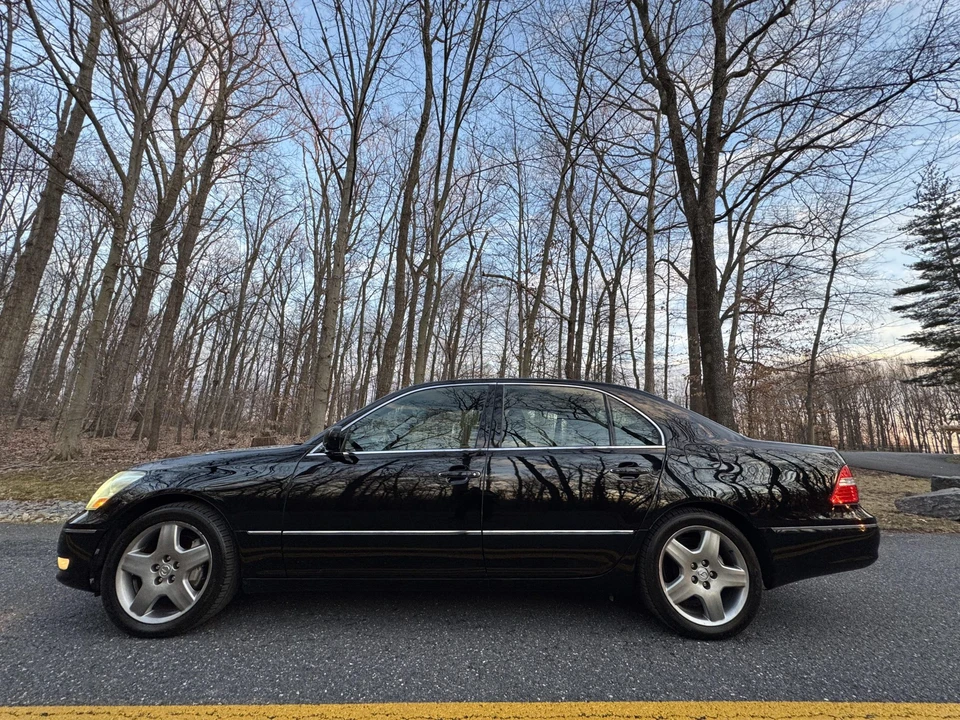 2005 Lexus LS 3rd Gen - Image 25 of 31