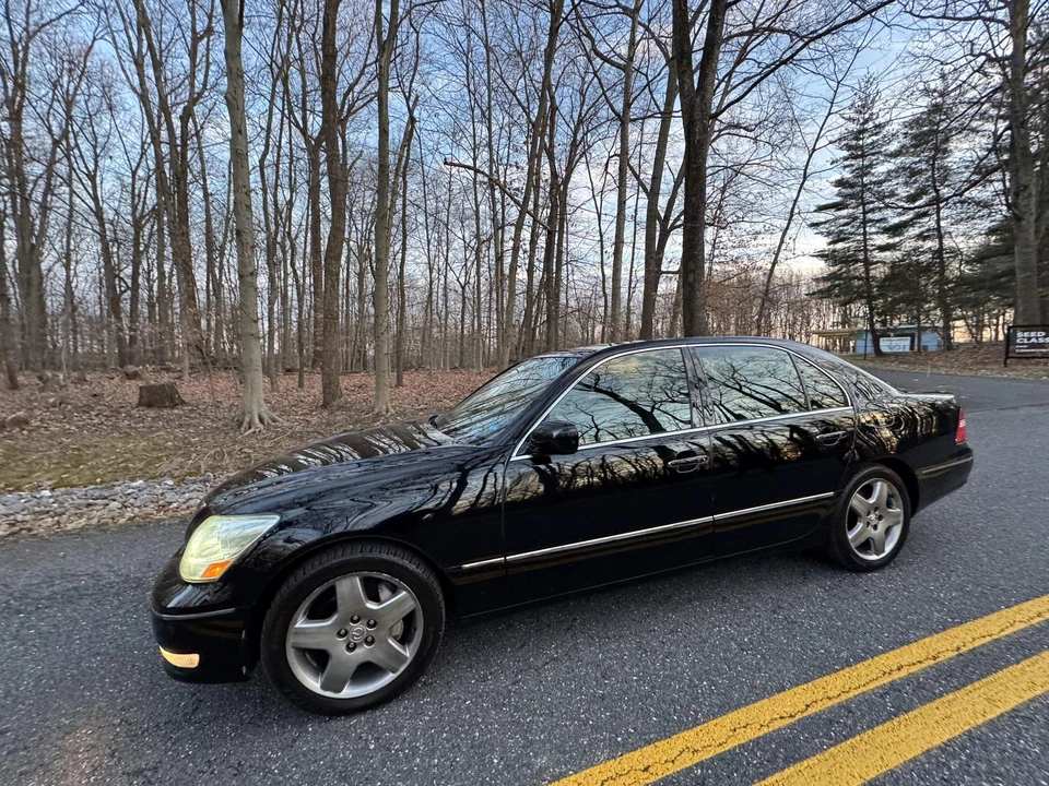 2005 Lexus LS 3rd Gen - Image 22 of 31