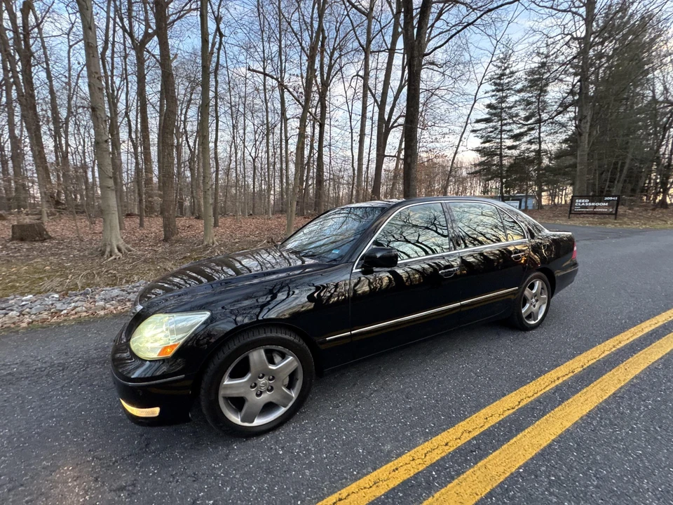 2005 Lexus LS 3rd Gen - Image 24 of 31