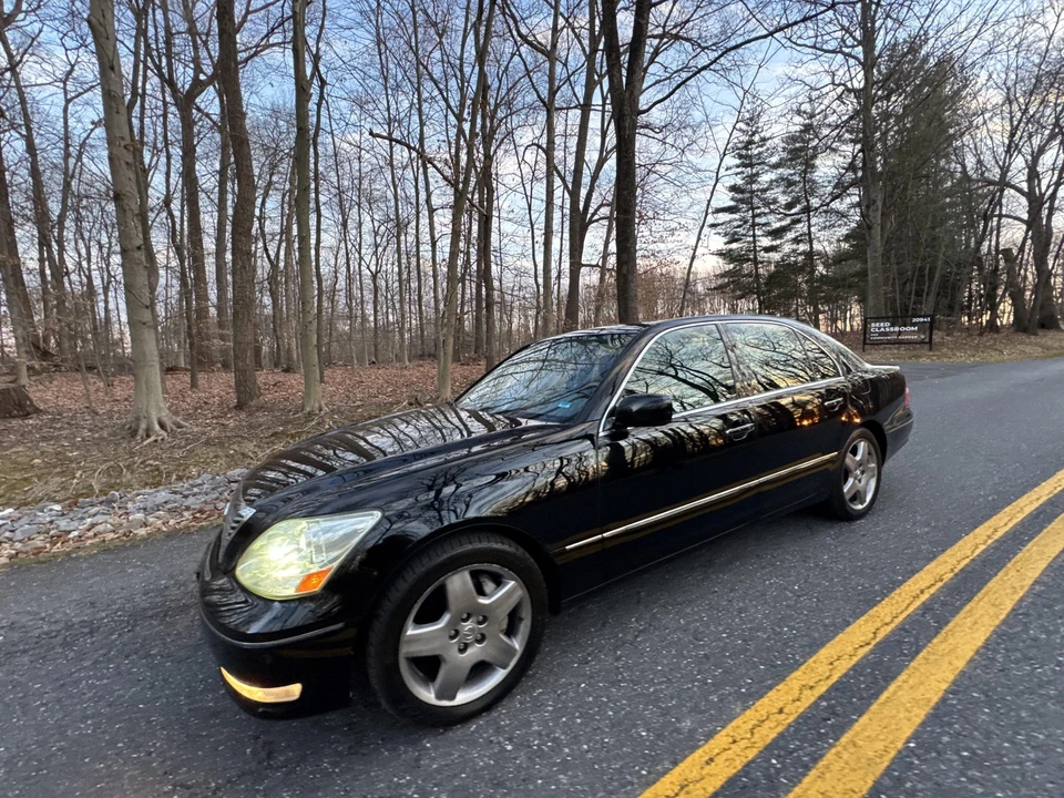 2005 Lexus LS 3rd Gen - Image 21 of 31