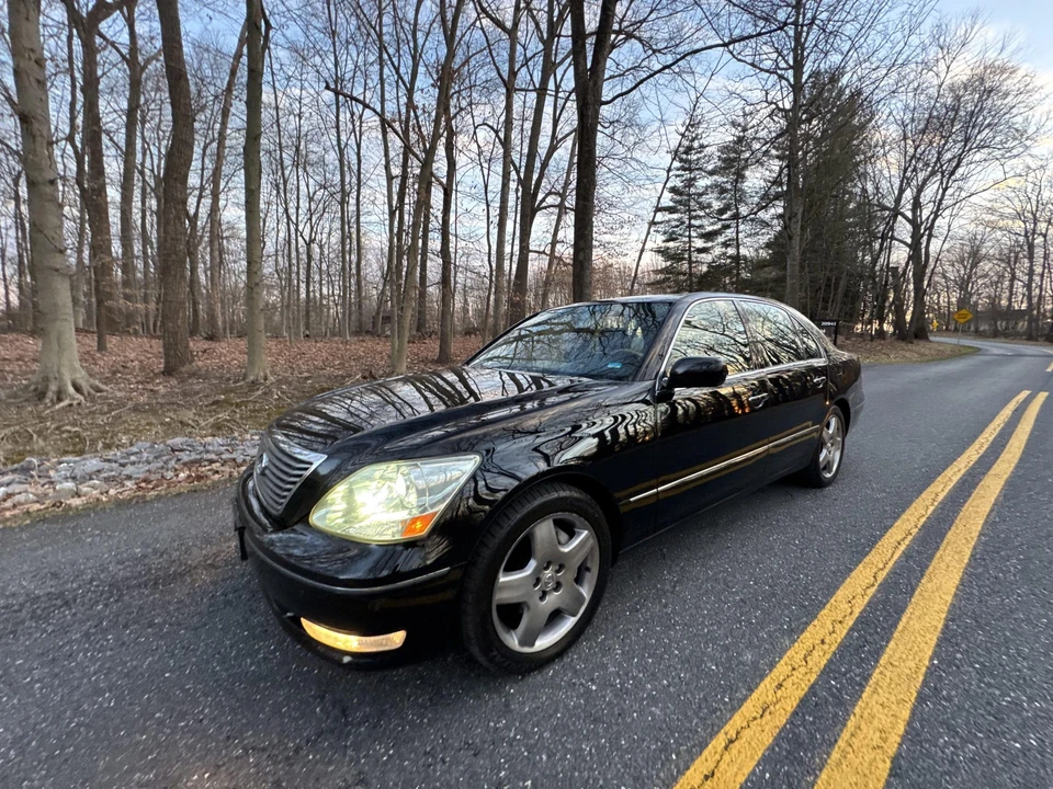 2005 Lexus LS 3rd Gen - Image 19 of 31