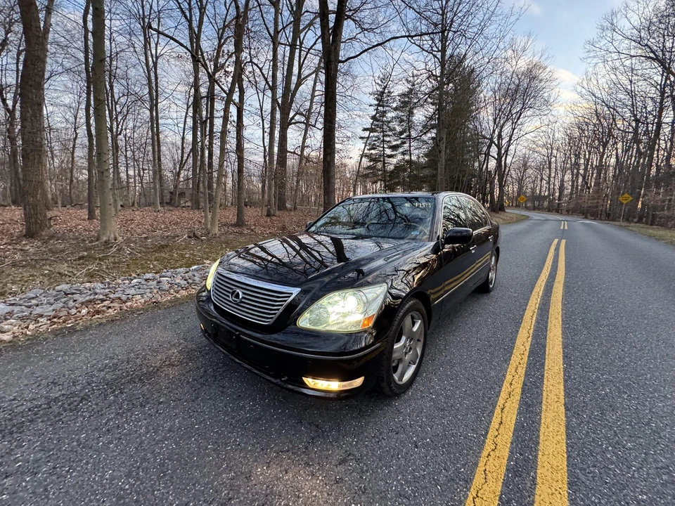 2005 Lexus LS 3rd Gen - Image 10 of 31