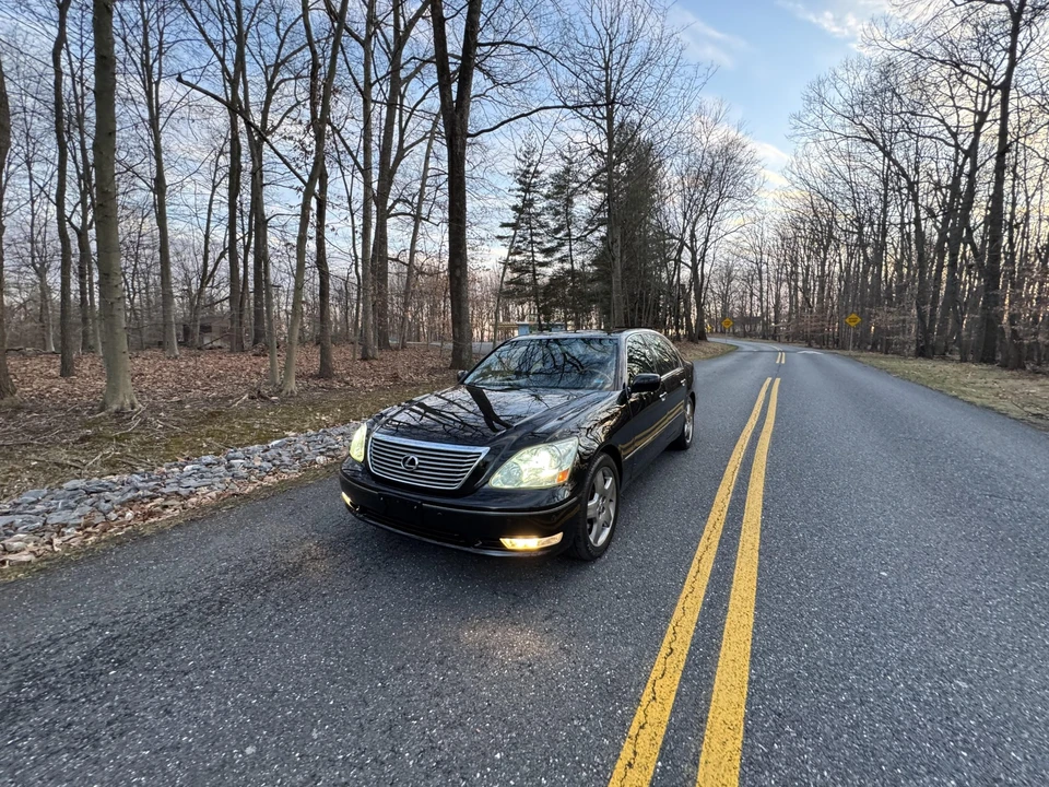 2005 Lexus LS 3rd Gen - Image 12 of 31